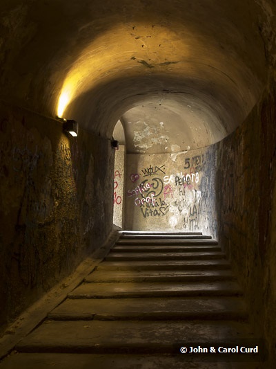 _MG_6438 Lucca beneath the walls.jpg